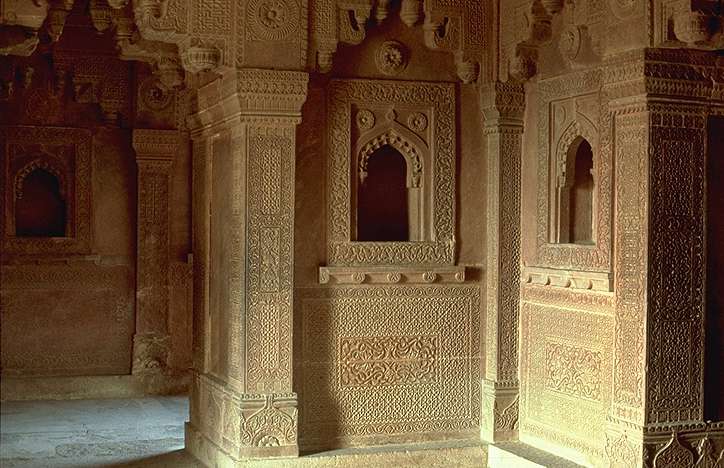 Itimad ud-Daulah's tomb